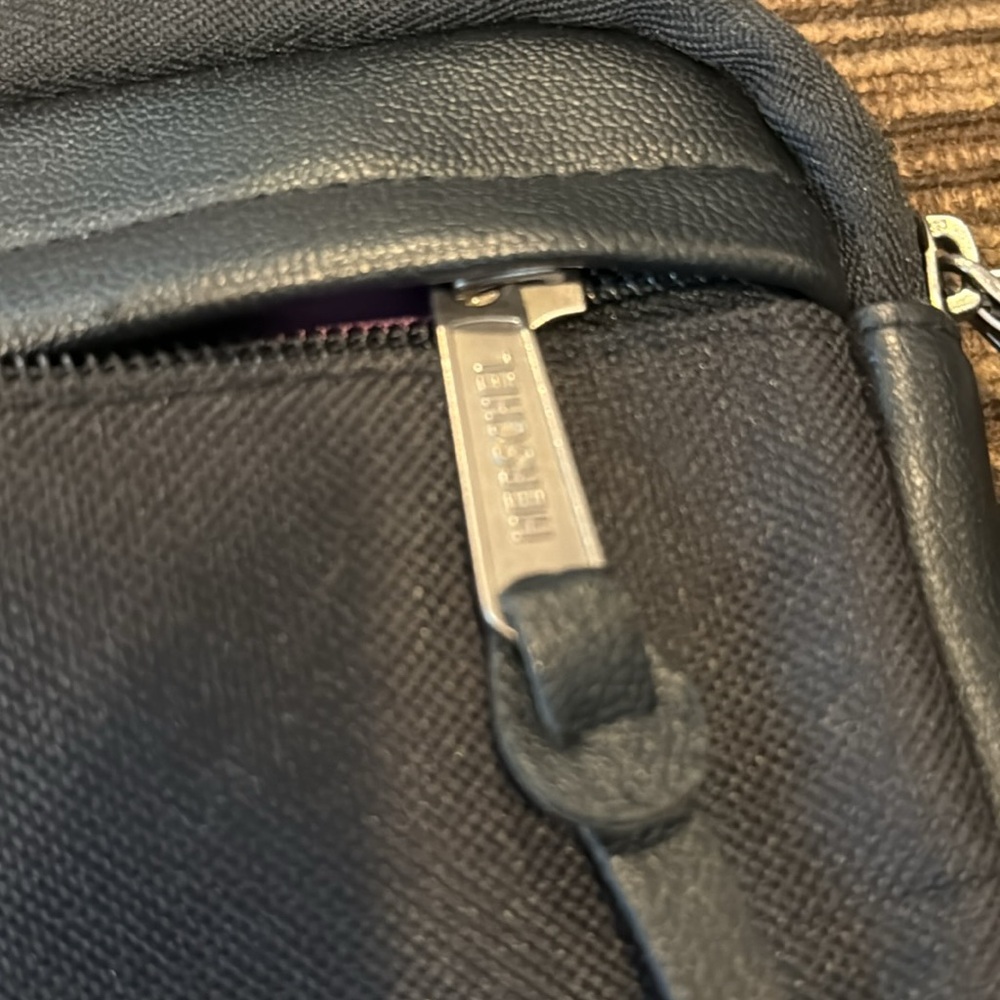 Herschel cosmetic/toiletry case - Picture 5 of 5